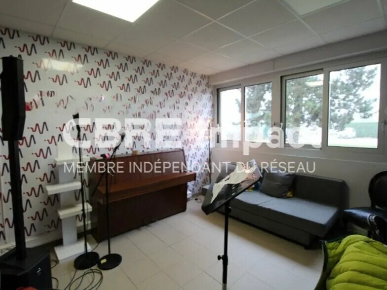 Office in Longvic to rent - Building Photo - Image 2 of 10