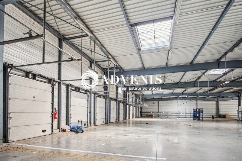 Industrial in Mitry-Mory to rent - Interior Photo - Image 2 of 12