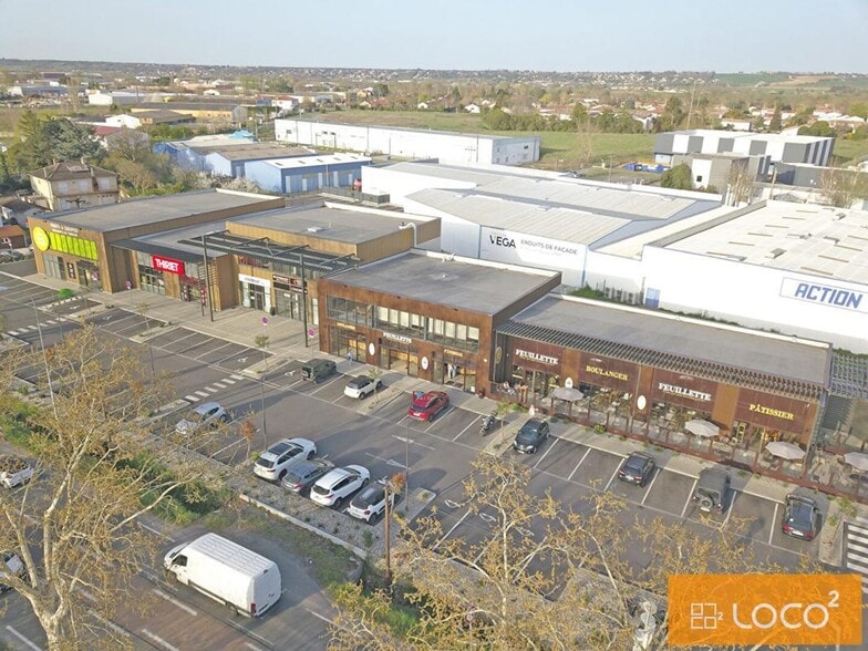 161 Route De Paris, Fenouillet to rent - Aerial - Image 2 of 3