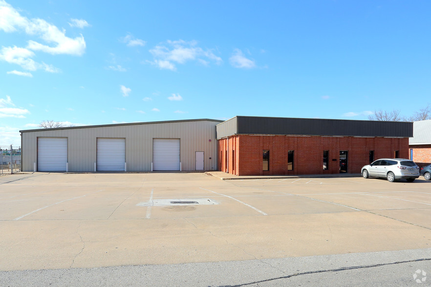 710 S Adams St, Sapulpa, OK for rent - Building Photo - Image 2 of 19