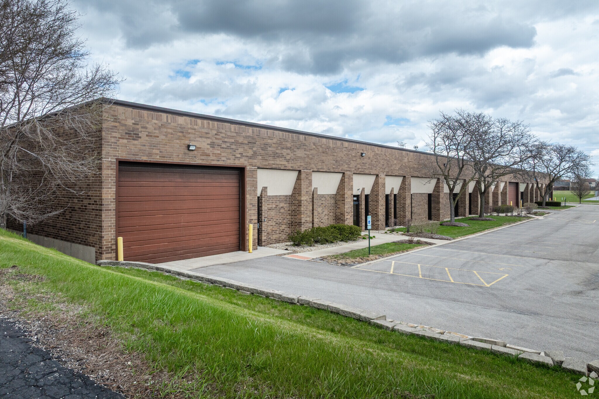 1040-1060 High St, Mundelein, IL to rent Building Photo- Image 1 of 8