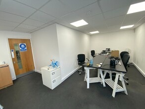 Unit 80, Venture Pont West, Liverpool to rent Interior Photo- Image 2 of 6