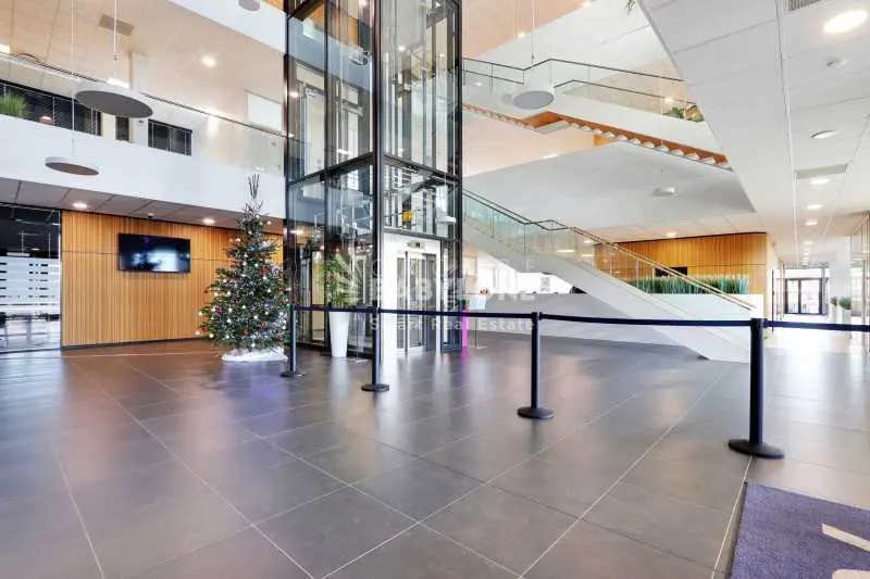 Office in Gennevilliers to rent - Building Photo - Image 3 of 25