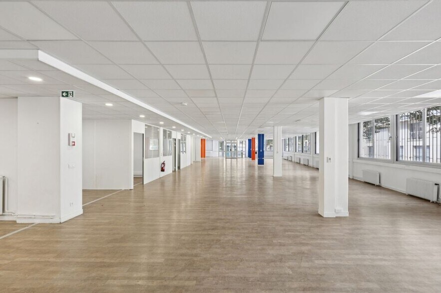 19-21 Boulevard Gambetta, Issy-les-Moulineaux to rent - Interior Photo - Image 2 of 9