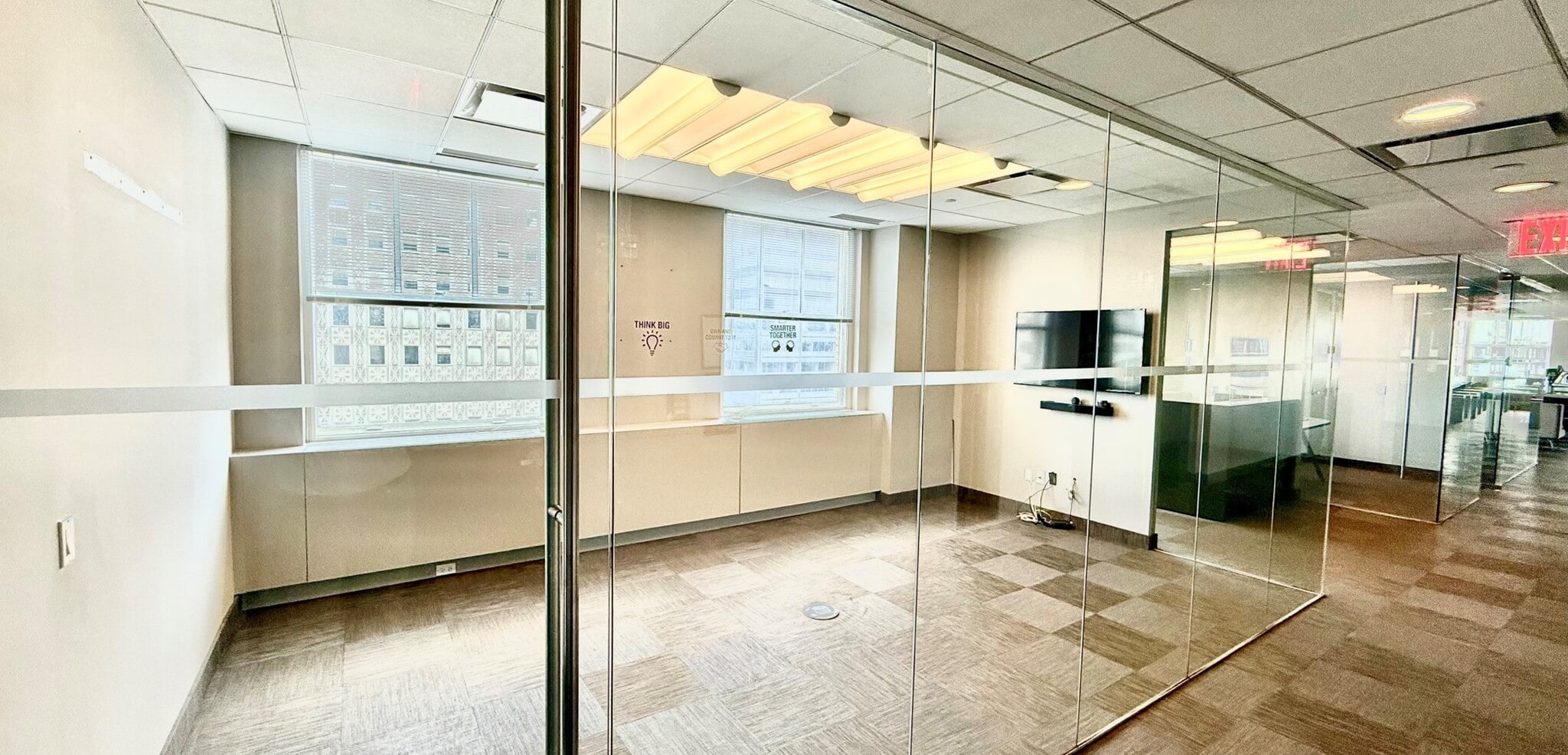 122 E 42nd St, New York, NY to rent Interior Photo- Image 1 of 4