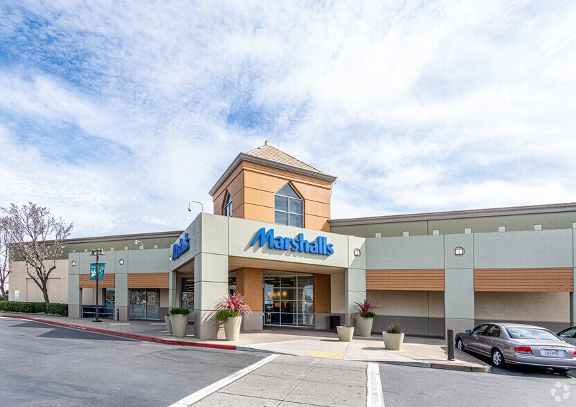 1245-1299 Marina Blvd, San Leandro, CA for rent - Building Photo - Image 3 of 29