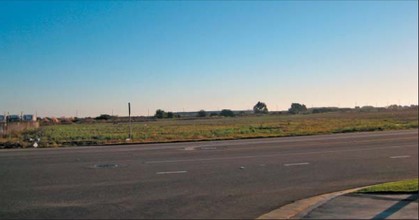 Hueneme Rd, Oxnard, CA for sale Primary Photo- Image 1 of 1