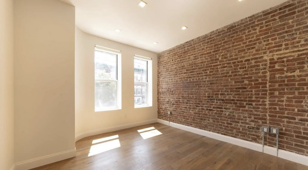 3078 43rd St, Astoria, NY for sale - Interior Photo - Image 3 of 5