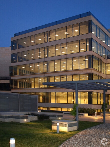 Avenida Transición Española, 34, Alcobendas, Madrid to rent - Building Photo - Image 3 of 3