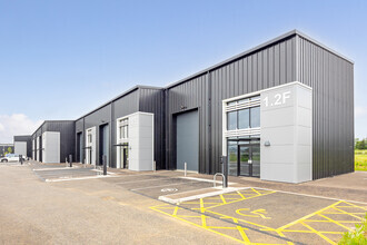 Pride Pky, Sleaford for rent Building Photo- Image 1 of 6