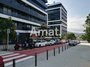 Retail in Sant Just Desvern, Barcelona to rent Interior Photo- Image 1 of 7