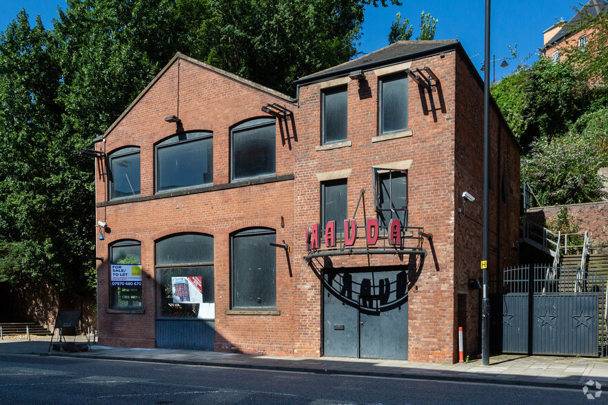 68-72 The Close, Newcastle Upon Tyne for rent - Building Photo - Image 2 of 5