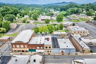 118 Mulberry St NW, Lenoir, NC for rent Primary Photo- Image 1 of 45