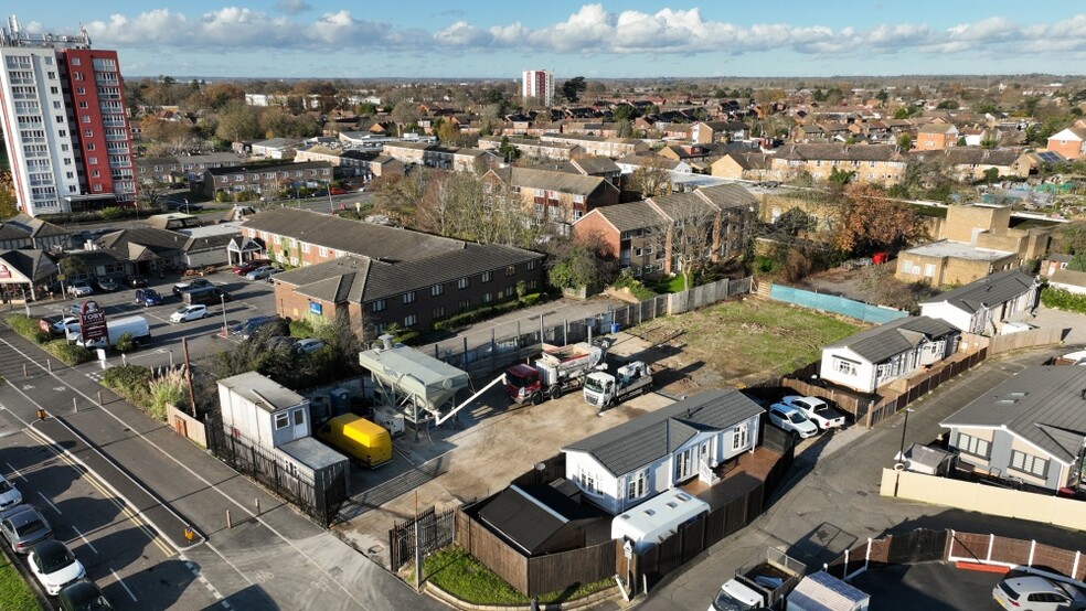 413 London Road, Slough for rent - Building Photo - Image 3 of 6