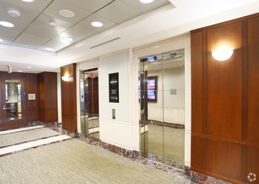 13777 Ballantyne Corporate Pl, Charlotte, NC for rent - Lobby - Image 2 of 6