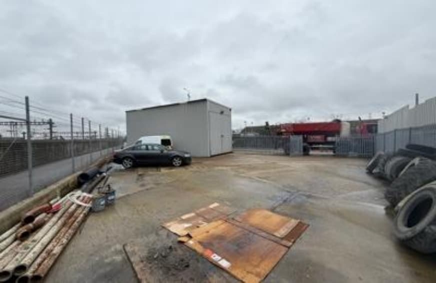 Lower Rd, Northfleet to rent - Building Photo - Image 2 of 2