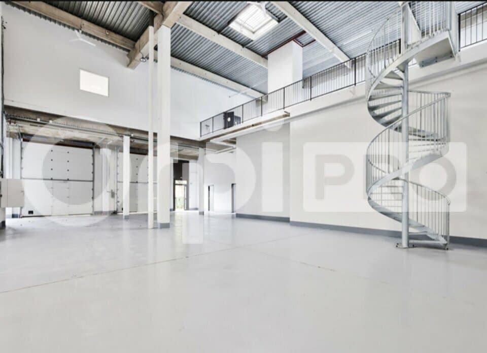 Light Industrial in Lisses to rent Interior Photo- Image 1 of 9