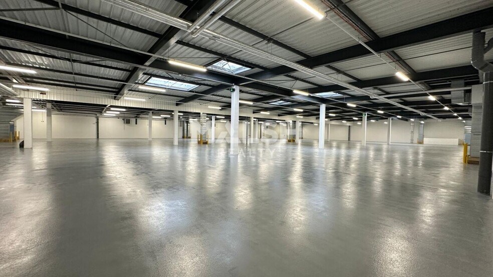Industrial in Caluire-et-Cuire to rent - Building Photo - Image 2 of 12