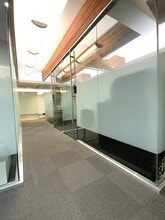 144 E 44th St, New York, NY to rent Interior Photo- Image 2 of 9