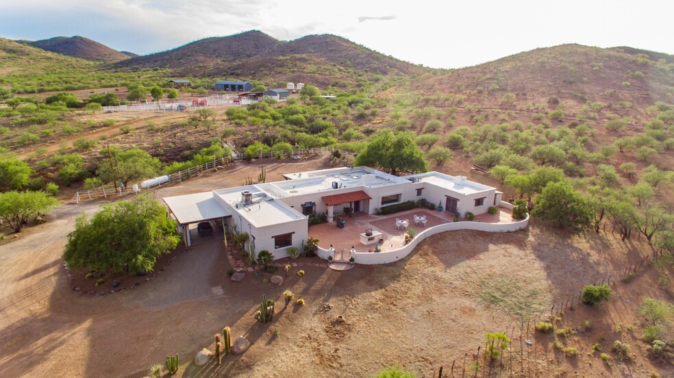 15110 Arivaca, Amado, AZ for sale - Primary Photo - Image 1 of 1