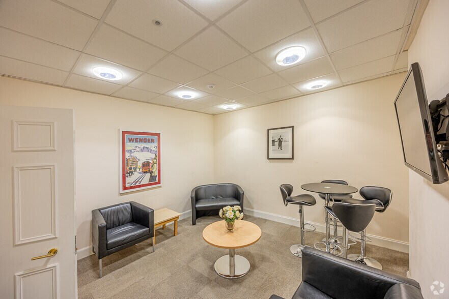 14-18 Hill St, Edinburgh to rent - Building Photo - Image 3 of 24