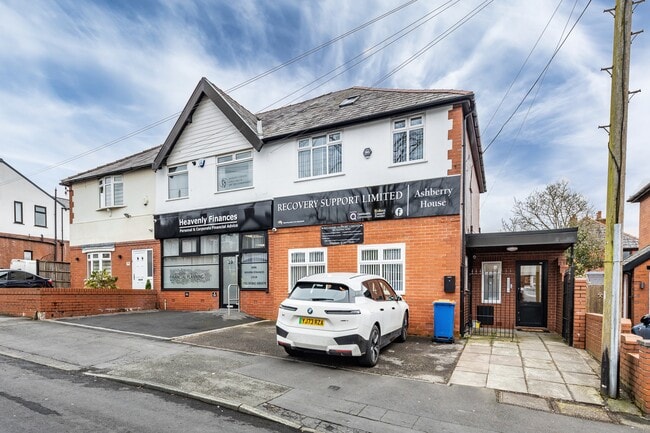 More details for 41 New Hall Ln, Bolton - Office for Sale