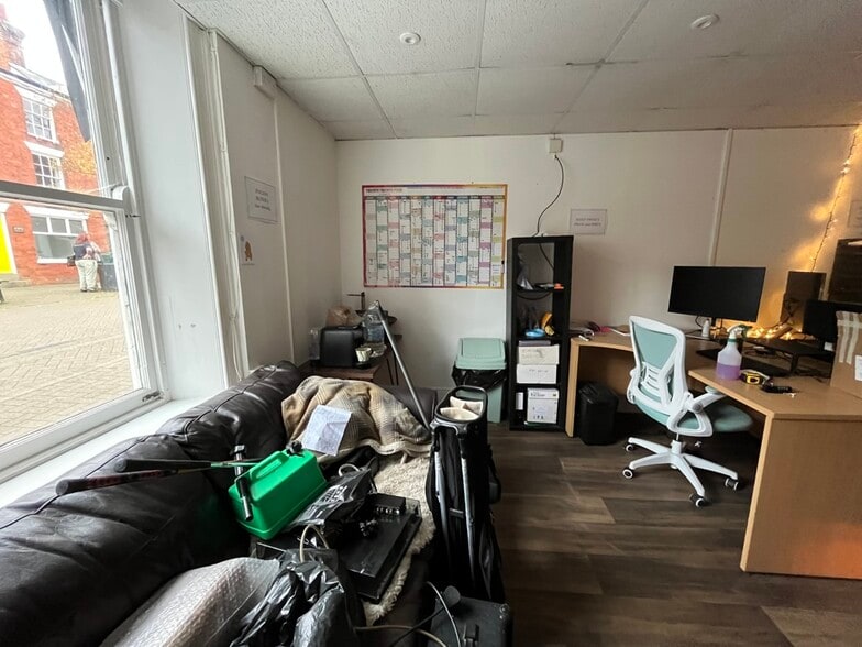 1 Thoroughfare, Halesworth for sale - Interior Photo - Image 3 of 6
