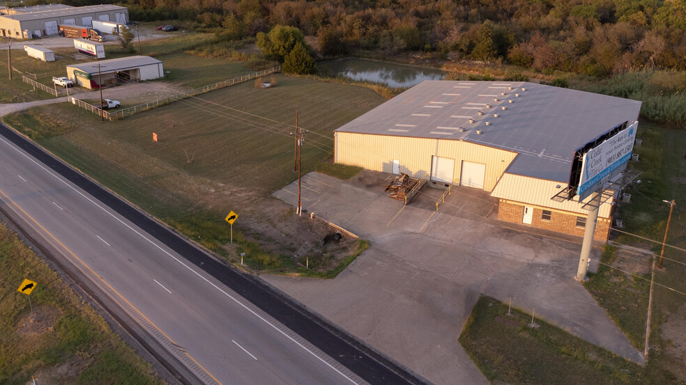 3533 E Highway 175, Kaufman, TX for rent - Building Photo - Image 1 of 15