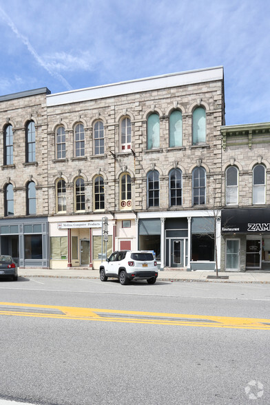 410-412 Main St, Medina, NY for sale - Primary Photo - Image 1 of 1