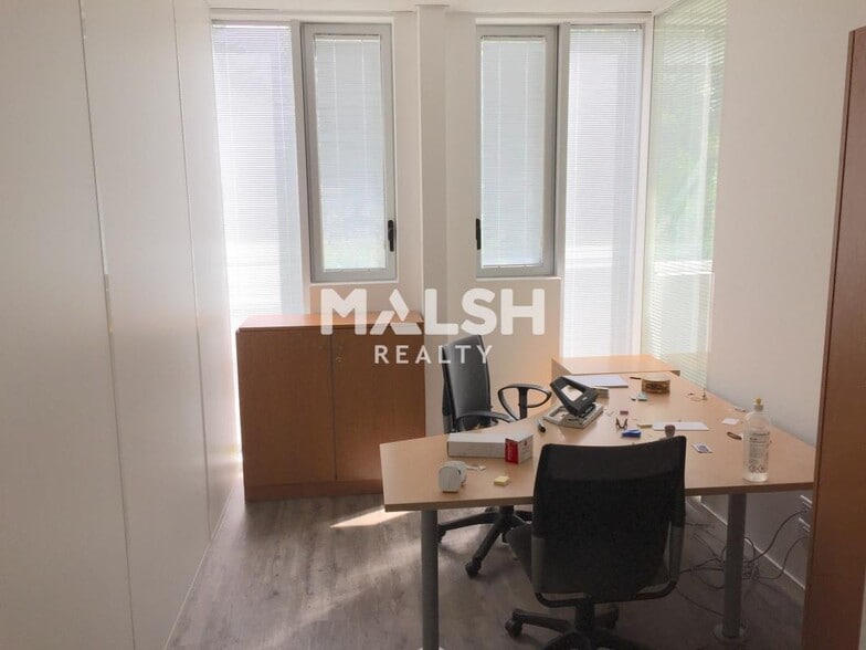 Office in Rillieux-la-Pape to rent - Building Photo - Image 3 of 25