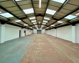 Commerce Way, Leighton Buzzard to rent Interior Photo- Image 2 of 4
