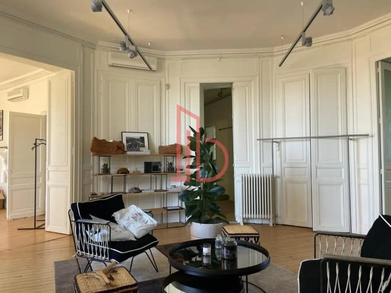 Office in Bordeaux to rent - Interior Photo - Image 1 of 9