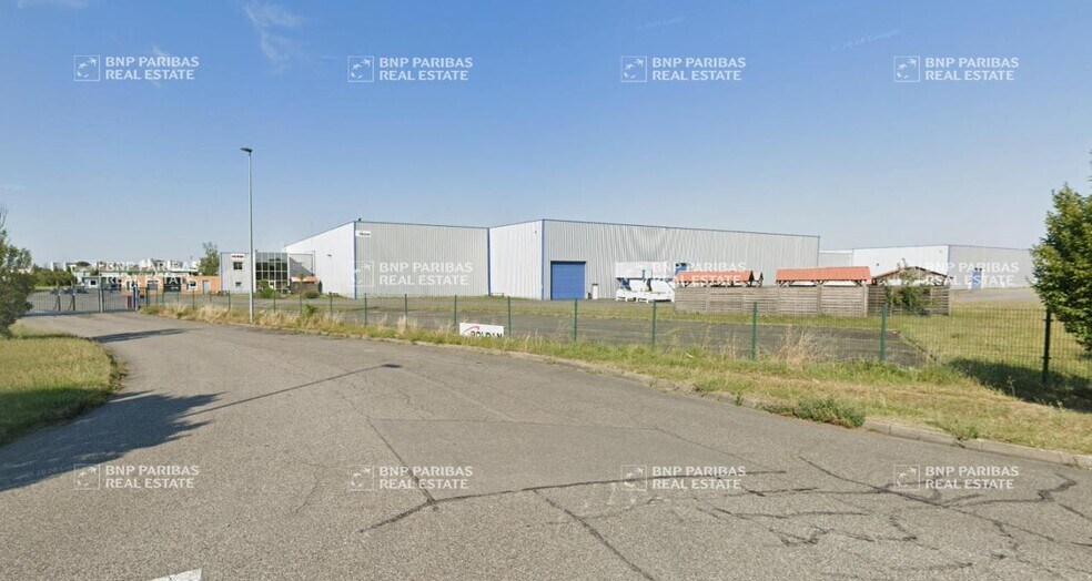 Industrial in Colomiers to rent - Building Photo - Image 1 of 10