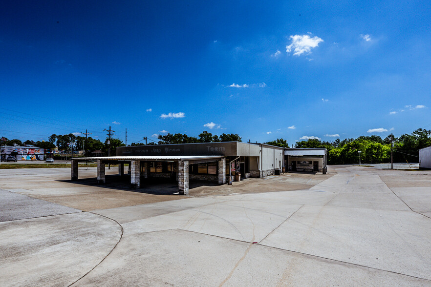 Former Wischnewsky Dodge portfolio of 4 properties for sale on LoopNet.co.uk - Building Photo - Image 3 of 32