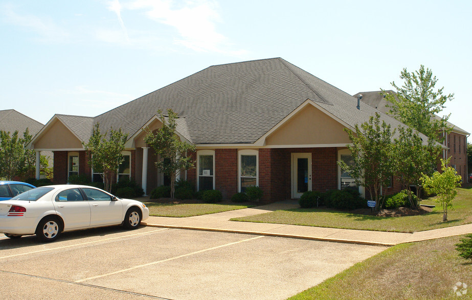 109 Executive Dr, Madison, MS for sale - Primary Photo - Image 1 of 1