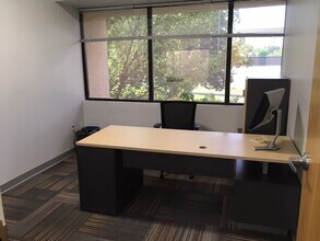 I-91 Corridor EXIT 21, Middletown, CT to rent Interior Photo- Image 2 of 7