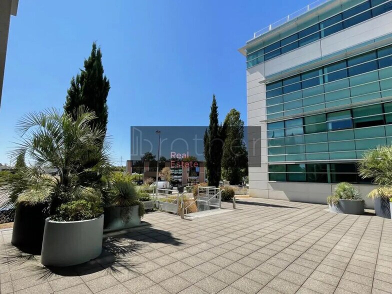 Office in Mérignac to rent - Building Photo - Image 1 of 8