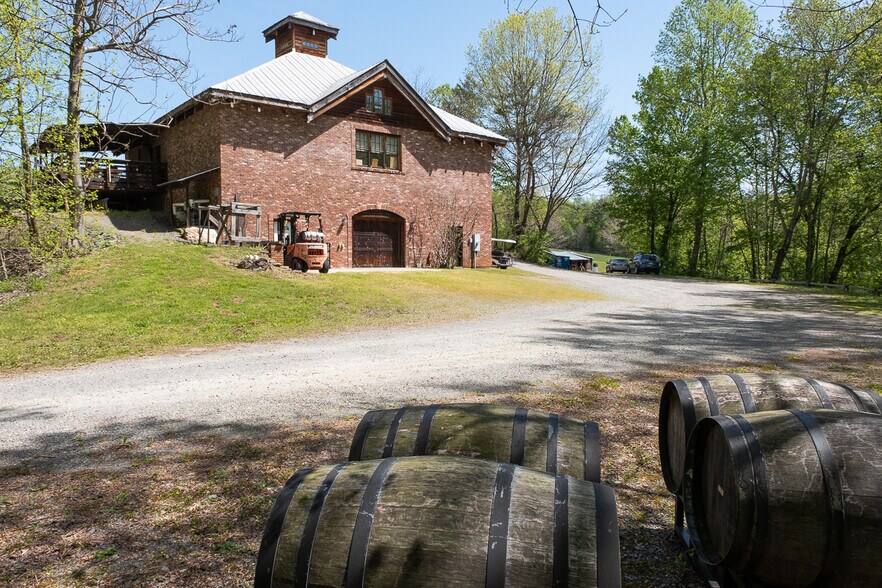 318 Elkin Creek Mill Rd, Elkin, NC for sale - Building Photo - Image 2 of 36