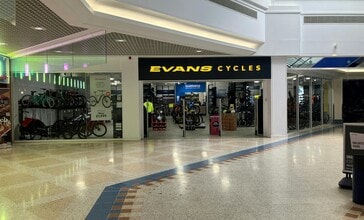 High St, Sutton to rent Interior Photo- Image 1 of 3
