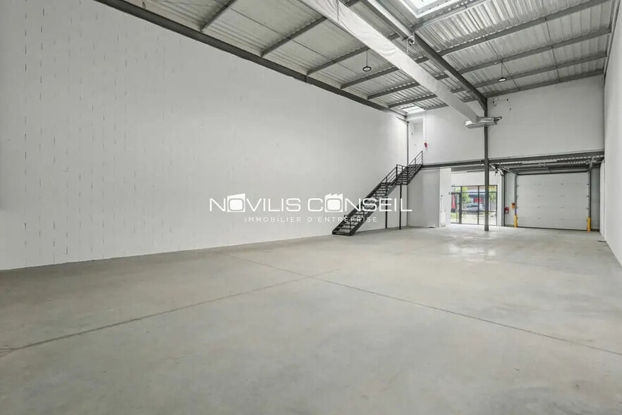 Light Industrial in Toulouse to rent - Building Photo - Image 1 of 5