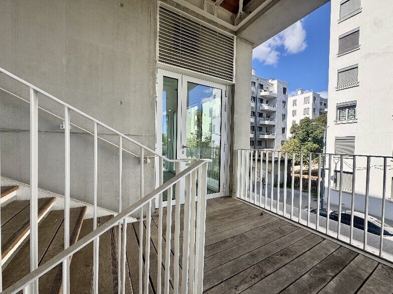 Office in Lyon for sale - Building Photo - Image 2 of 10