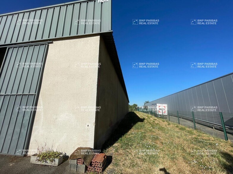 Industrial in Saint-Alban to rent - Building Photo - Image 3 of 11