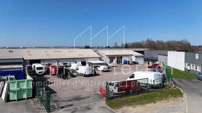 Location Local d'activités 579 m²