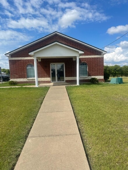 1501 Clay Mathis Rd, Mesquite, TX for sale - Primary Photo - Image 1 of 1