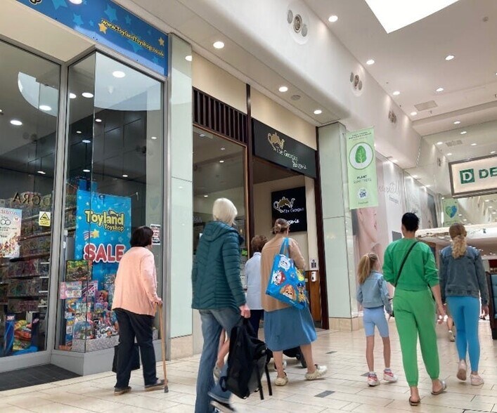 St Sepulchre Gate, Doncaster to rent - Building Photo - Image 2 of 8