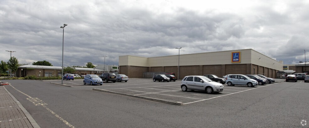 Bridgewater Pl @ Units 1-13C & 16-16B, Erskine for sale - Building Photo - Image 3 of 5