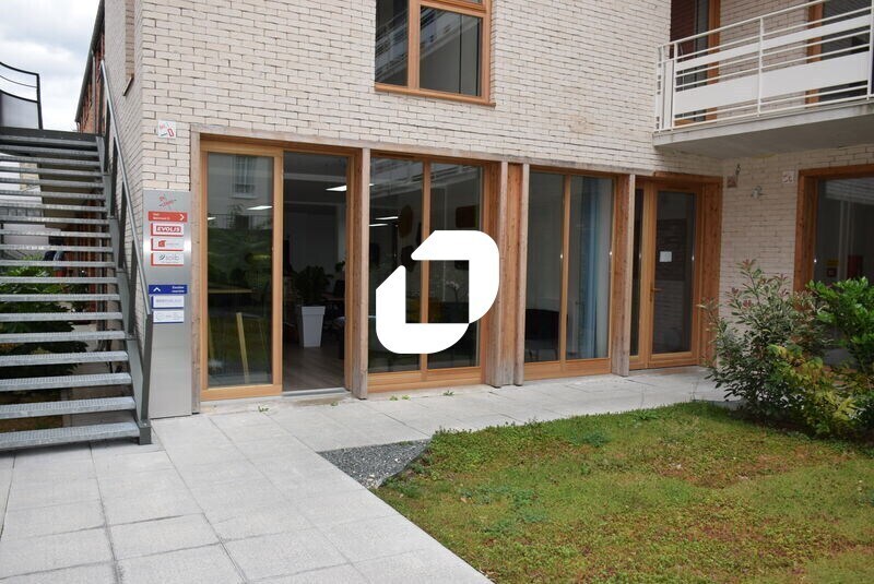 Office in Arcueil to rent Building Photo- Image 1 of 13