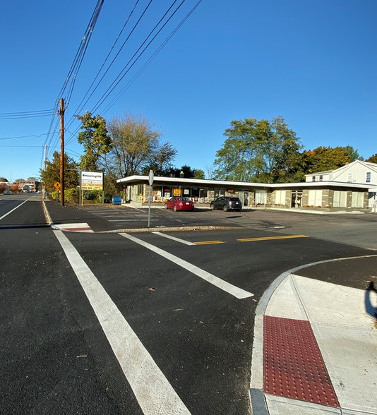 425 E Washington St, North Attleboro, MA for rent - Building Photo - Image 1 of 2