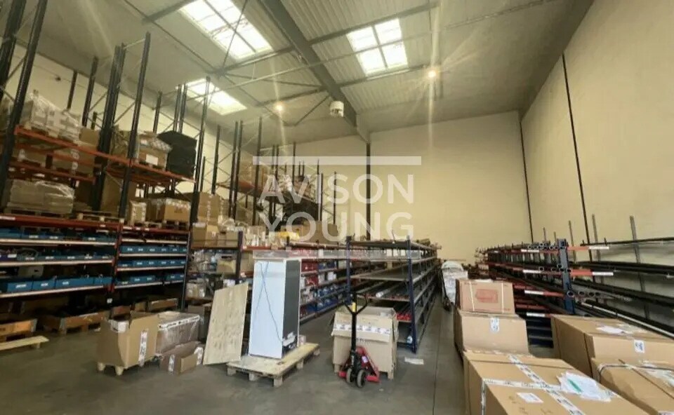 Light Industrial in Villeneuve-la-Garenne to rent Interior Photo- Image 1 of 8