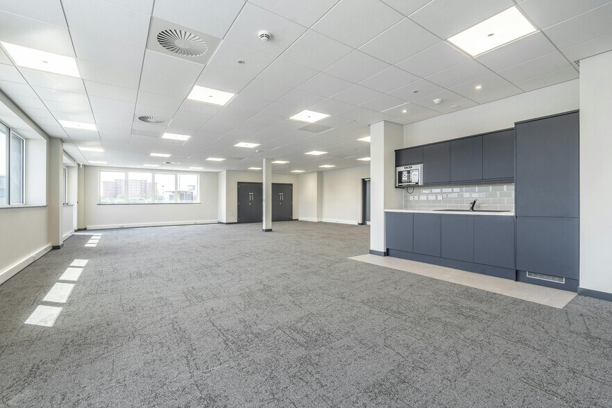 6 Alfreds Way, Barking to rent - Building Photo - Image 3 of 34